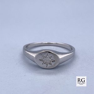 925 CZ PAVE BETHLEHEM STAR OVAL SIGNET RING - 8MM <br/>M13703