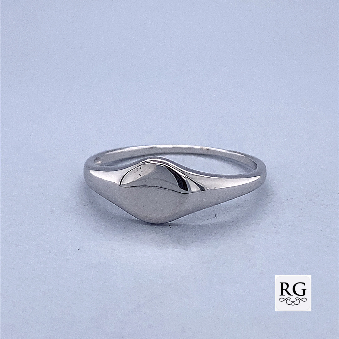 925 PLAIN RND MENS SIGNET RING - 8.4MM <br/>M13704