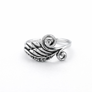 925 OXI TWIRLY ANGEL WING RING - 11MM <br/>M13820