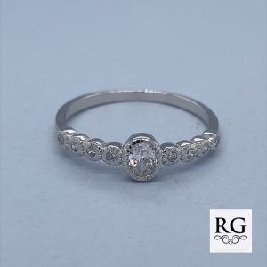 925 OVAL+RND CZ PAVE MILLGRAIN RING - 5MM  <br/>M13882