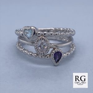 925 BL+PU+WH OV T/DROP HEART CZ BEAD RING - 13MM <br/>M13905