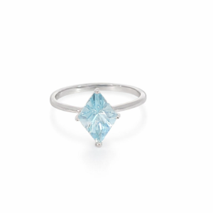 925 KITE SHAPE BLUE TOPAZ CLAW SET RING - 13MM <br/>M14010
