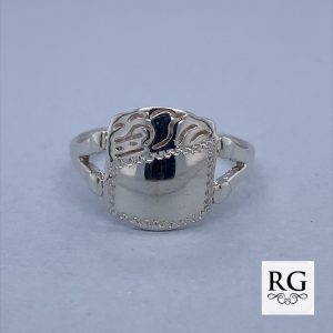 925 ENG SIGNET RING - SHIELD - 11MM <br/>M14140