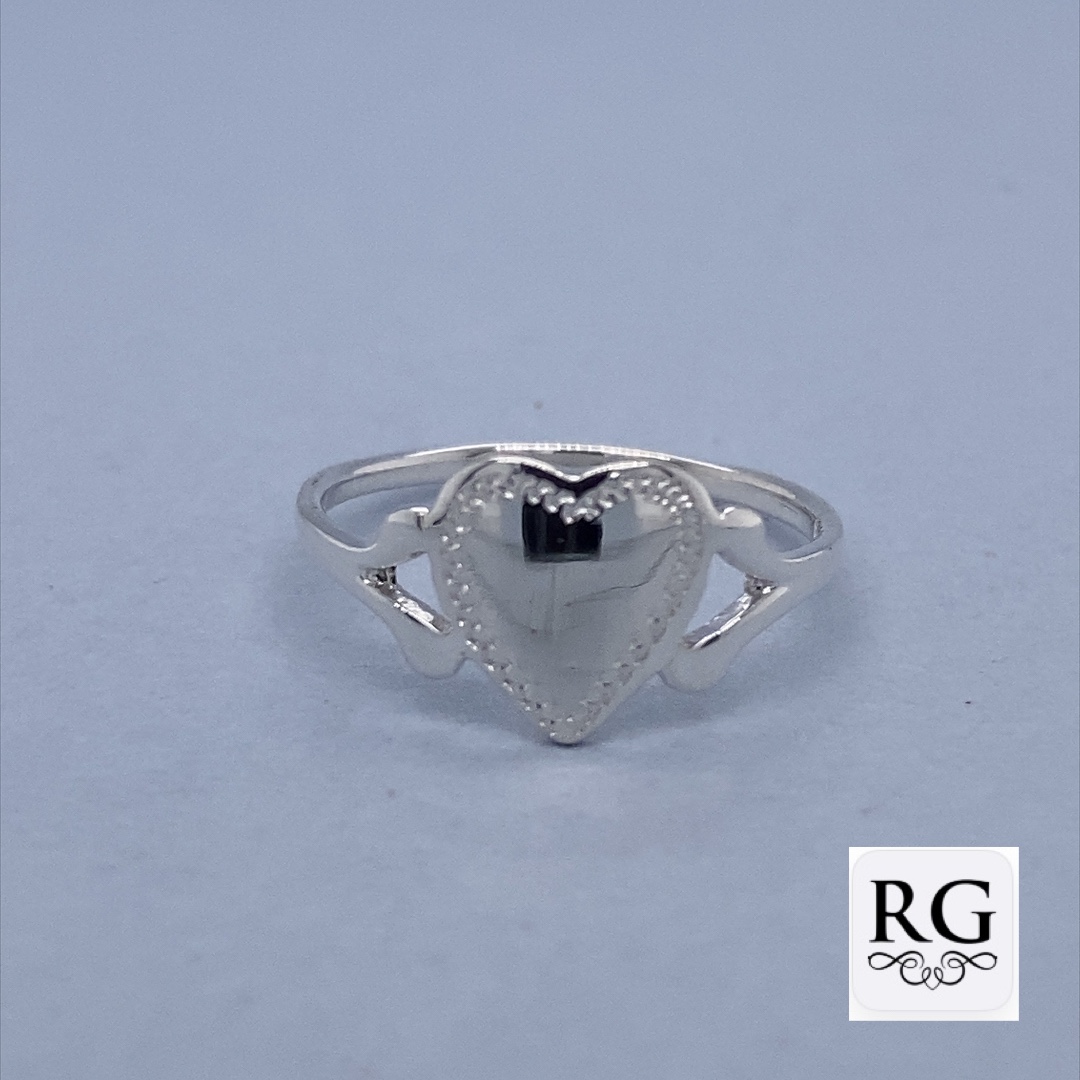 925 BABY ENG SIGNET RING - HEART - 9MM <br/>M14144