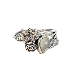 925 OXI TDROP MOONSTONE FLOWER FILIGREE RING 13MM <br/>M14221