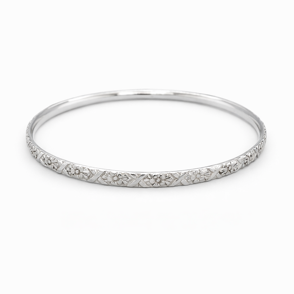 925 FLOWERS COMFI-FIT BANGLE - 4MM <br/>M18003