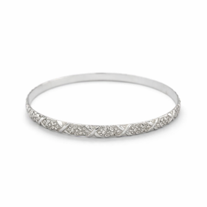 925 FLOWERS ETCHED D-SHAPE BANGLE - 4MM <br/>M18005