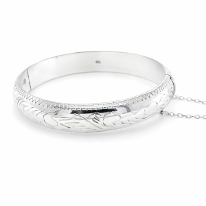925 HOLLOW ENG D-SHAPE HINGE BANGLE - 11MM <br/>M18025