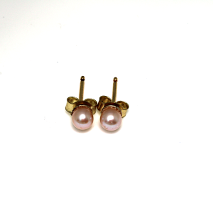 8CT YG PEACH FW PEARL STUDS - 4-5MM <br/>MPEG004PE