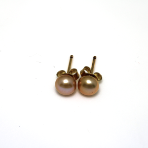 8CT YG GOLD FW PEARL STUDS - +/-6MM <br/>MPEG006G