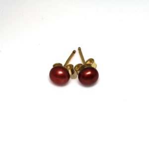8CT YG RED FW PEARL STUDS - 5-6MM <br/>MPEG007R