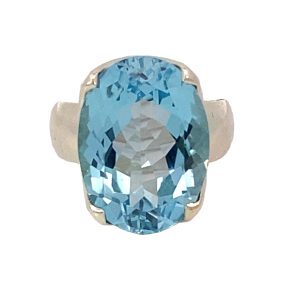 925 OVAL BLUE TOPAZ 4 CLAW SET RING - 20MM