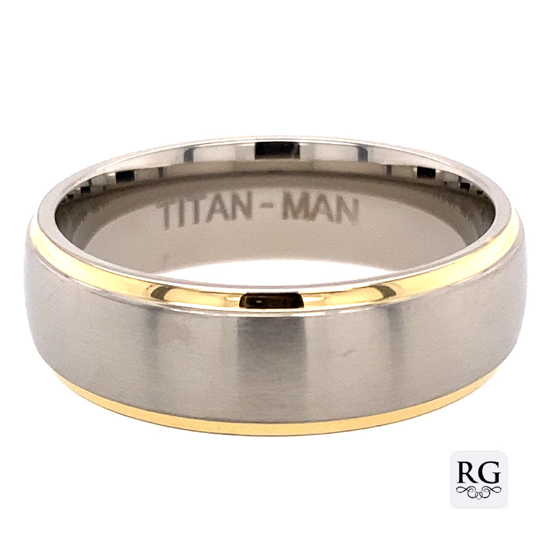 TITANIUM BRUSHED BEVEL EDGE YG PL RING - 7MM <br/>RD13604