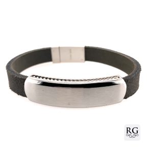 S/STEEL BRUSHED PLATE ANTIQUE BLACK LEATHER BRACEL <br/>RD15513.19