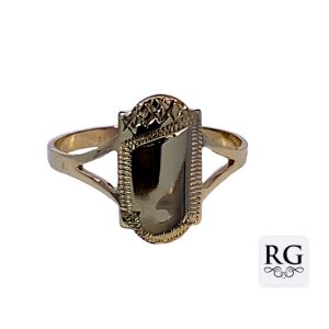 9CT YG ENG SIGNET RING - SHIELD - 13.5MM <br/>UC101S